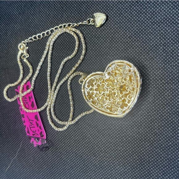 NECKLACE! Betsey Johnson LOVE Tri-Colored Gemstone Pendant BNWT - Picture 5 of 5